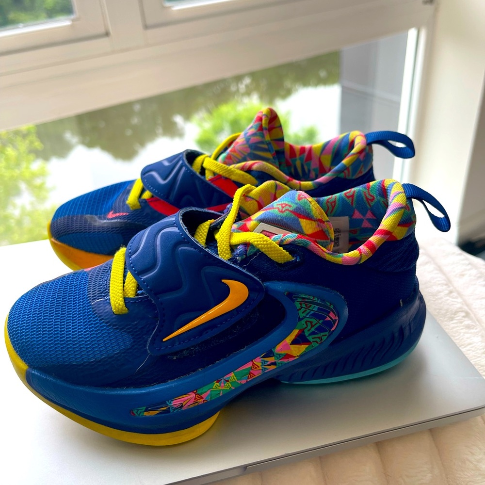 Nike Sneakers zoom Giannis Kaleoscope’ basketball little kids